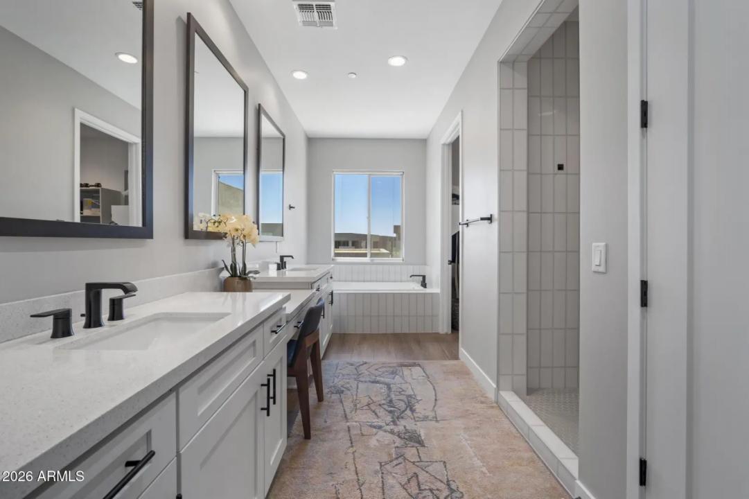 Real Estate Picture 20