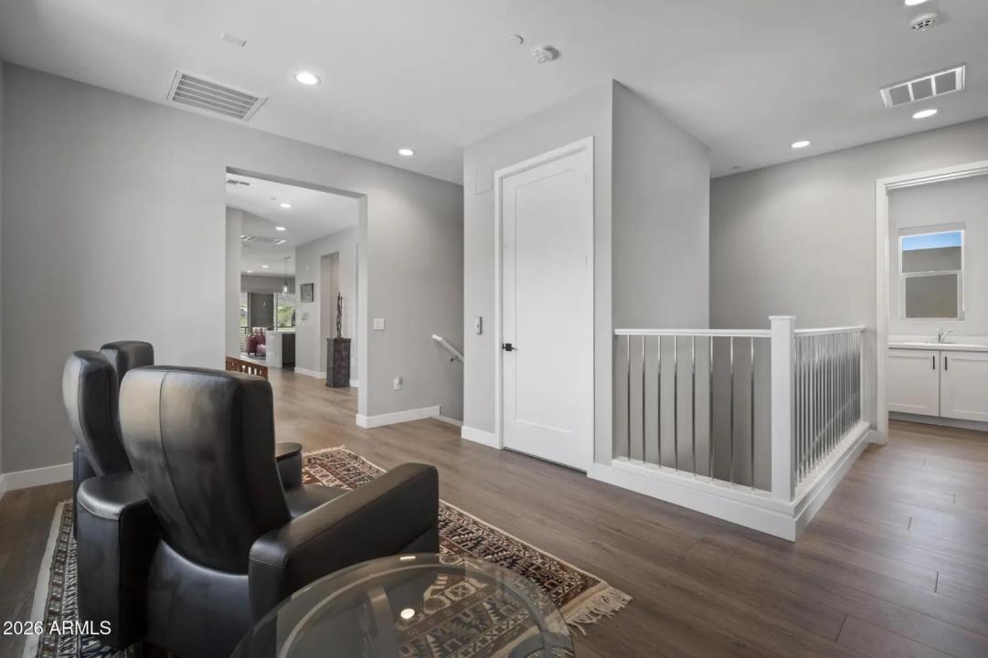 Real Estate Picture 24