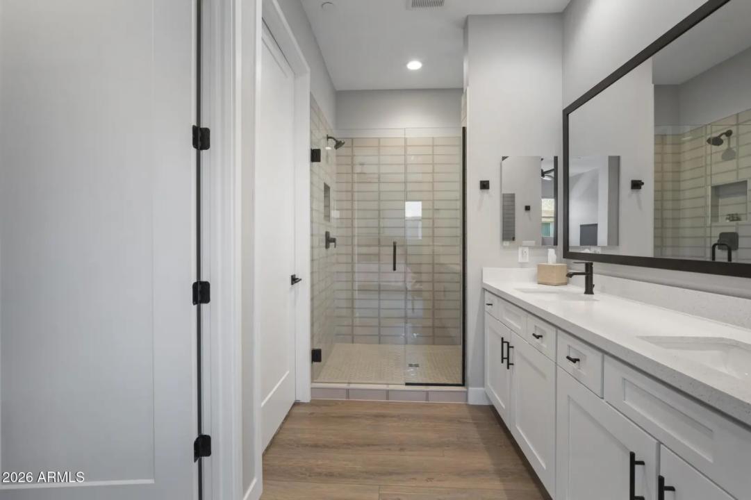 Real Estate Picture 30