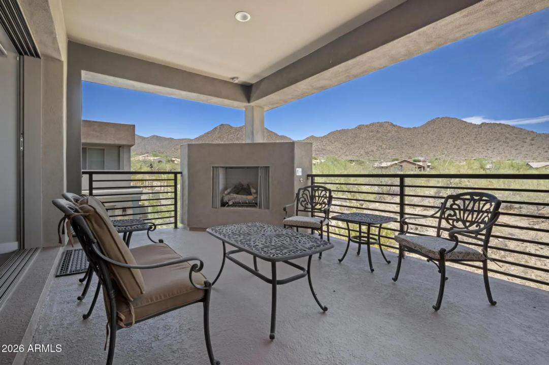 Real Estate Picture 4