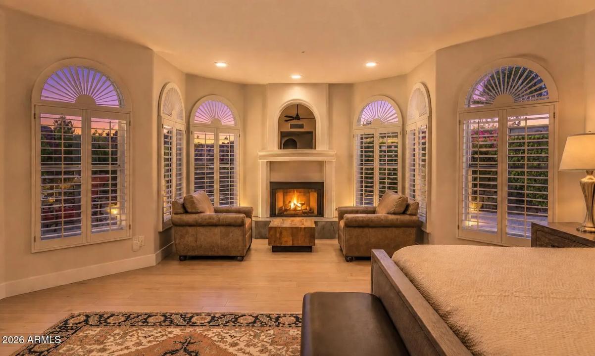 Real Estate Picture 5