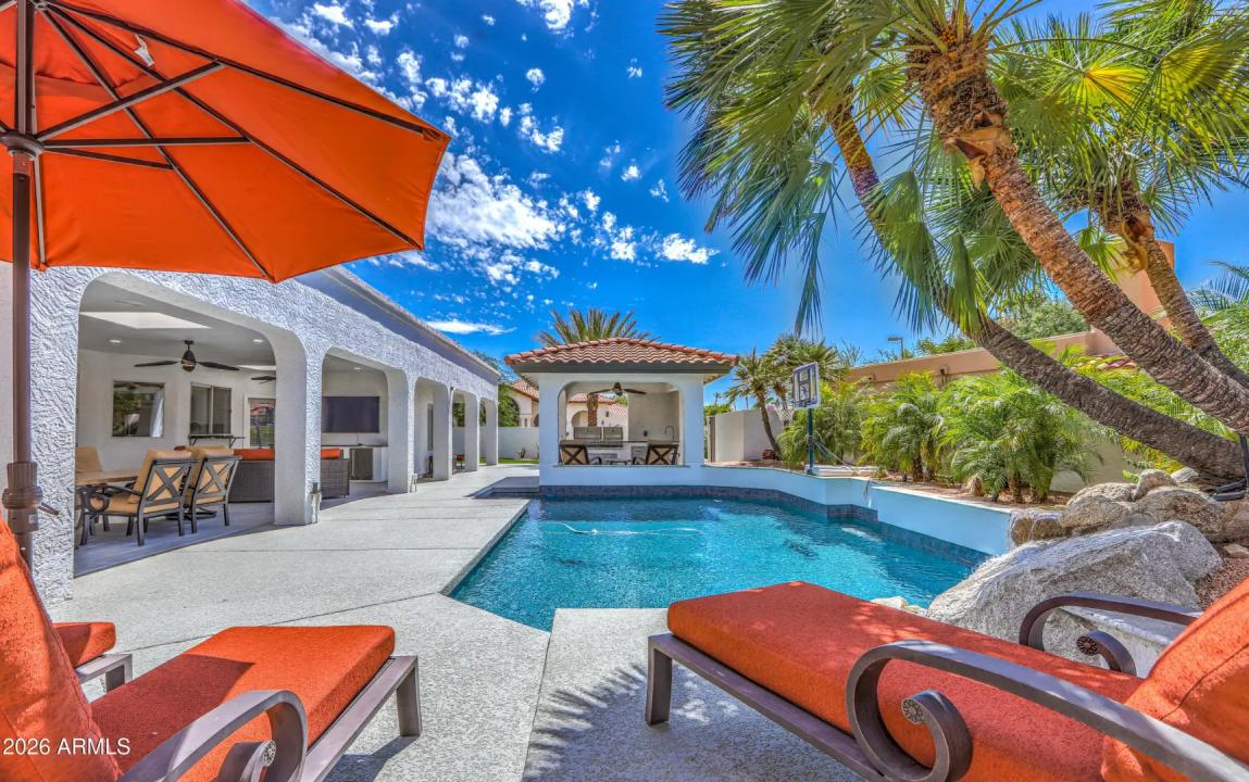 Real Estate Picture 8