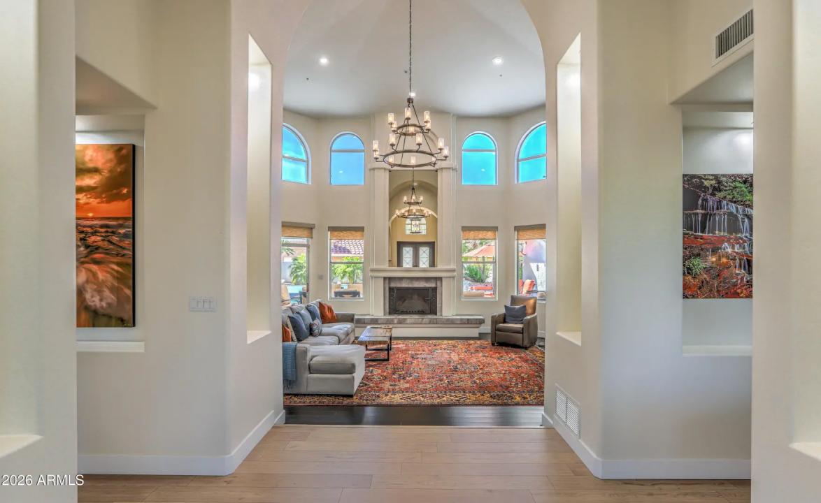 Real Estate Picture 10