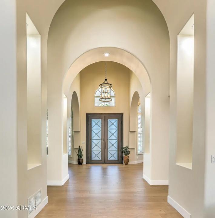 Real Estate Picture 11