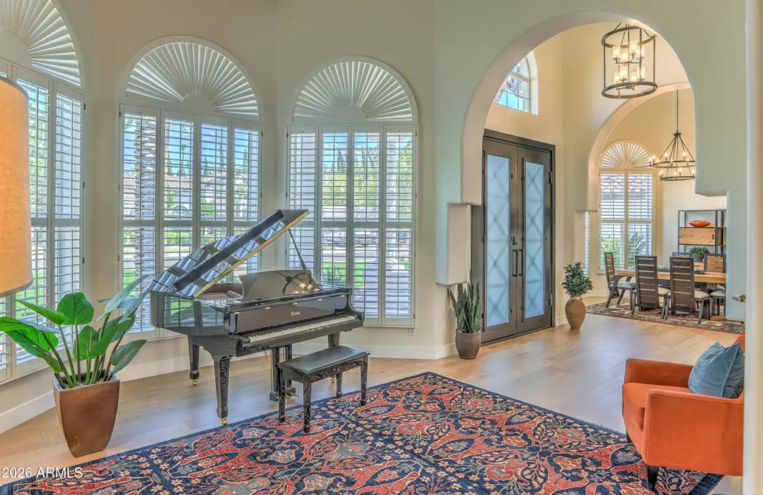 Real Estate Picture 12
