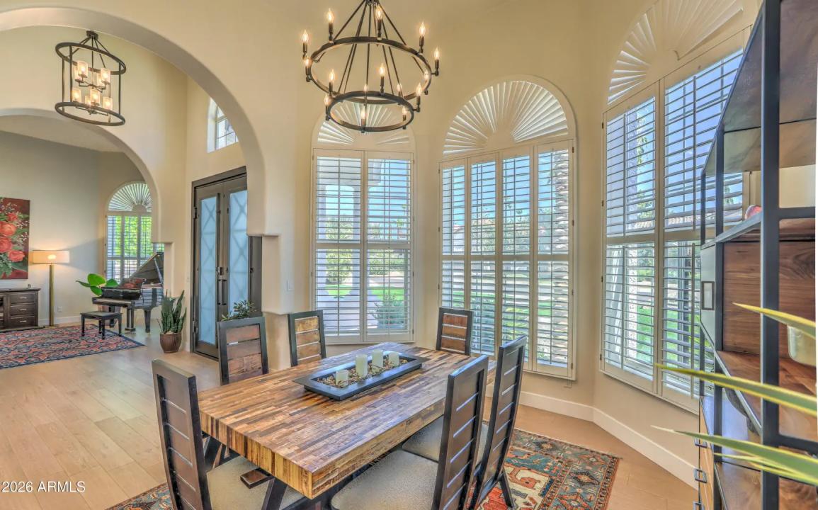 Real Estate Picture 18