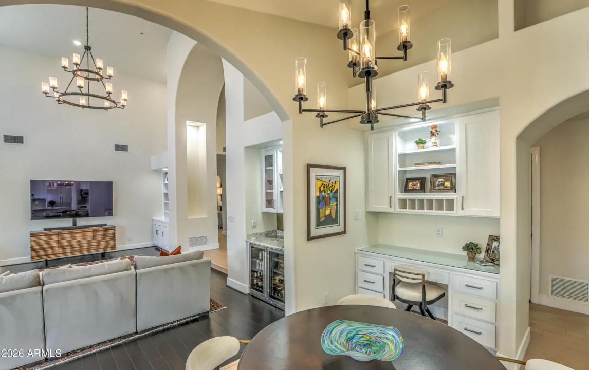 Real Estate Picture 24
