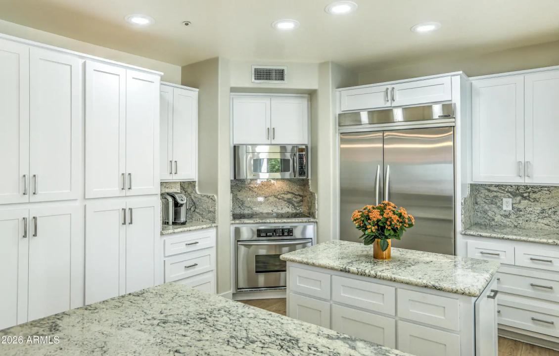 Real Estate Picture 32