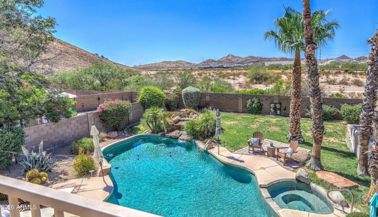 Real Estate Picture 4