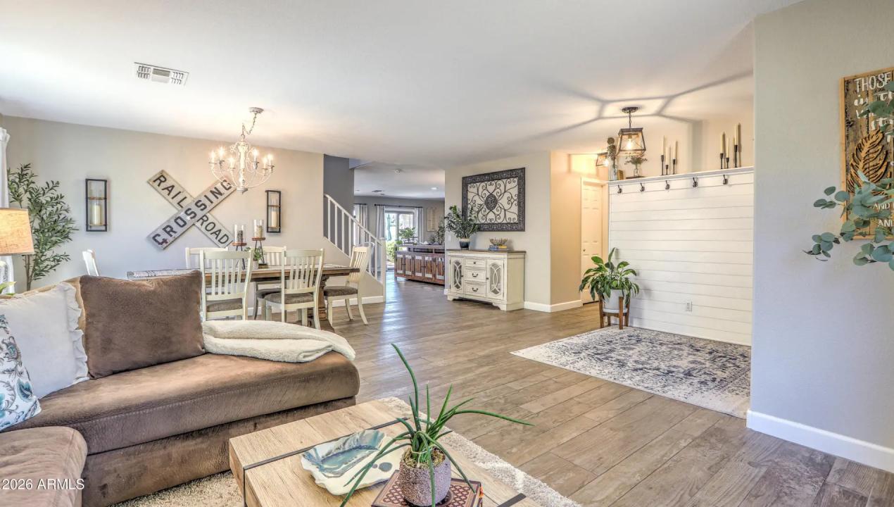 Real Estate Picture 6
