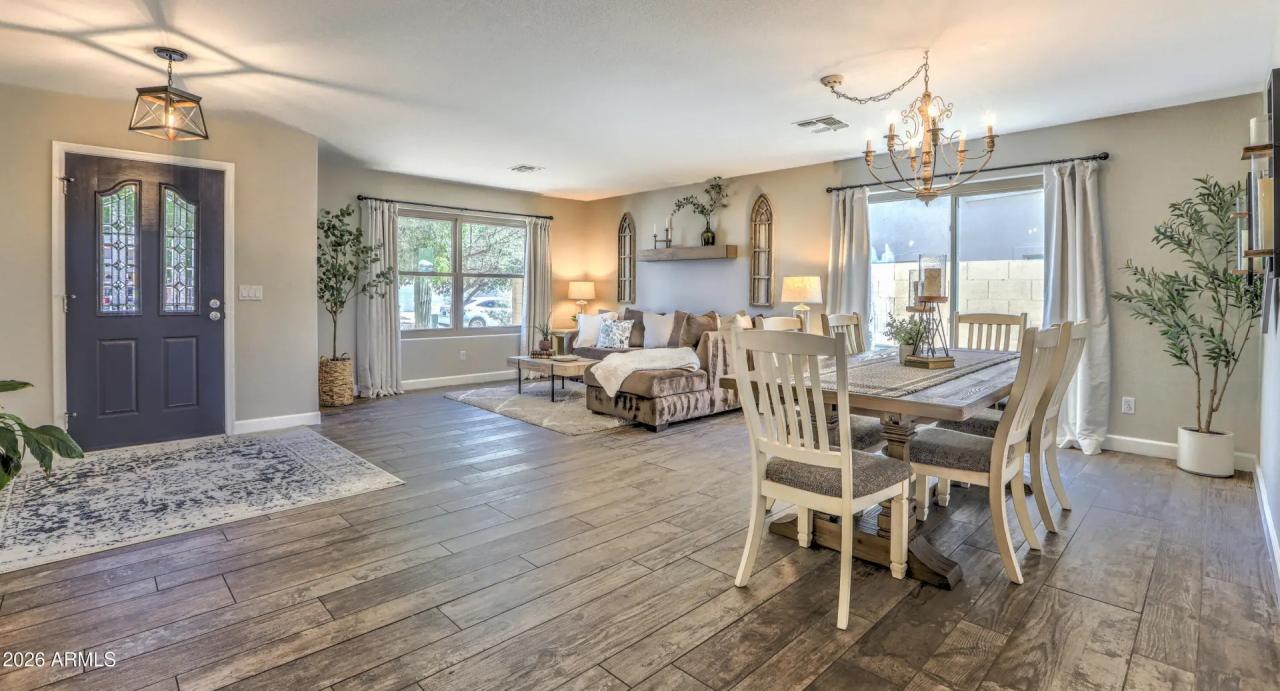 Real Estate Picture 5