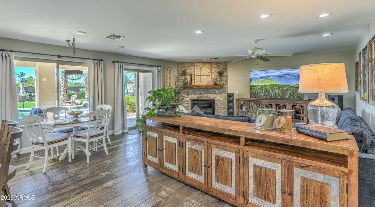 Real Estate Picture 12