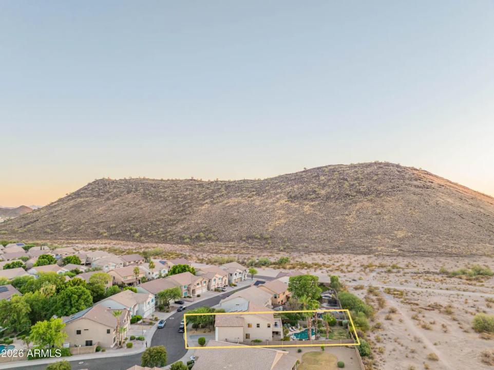Real Estate Picture 3
