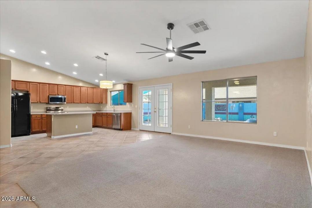 Real Estate Picture 11