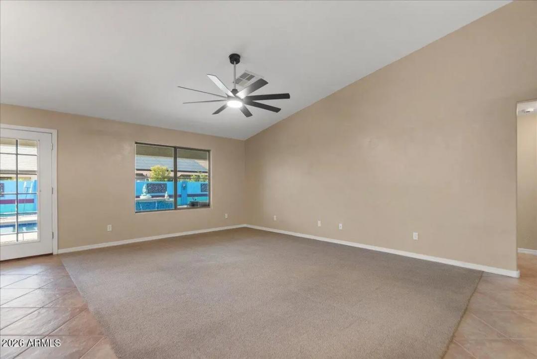 Real Estate Picture 12