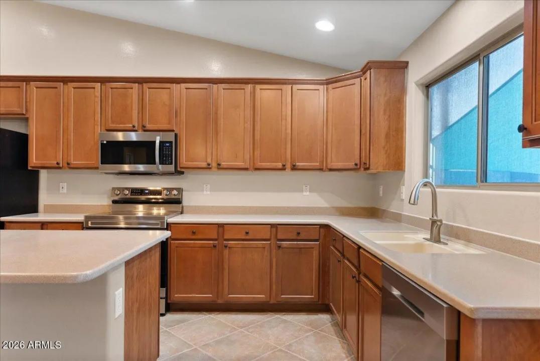 Real Estate Picture 22