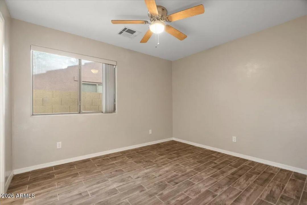 Real Estate Picture 33