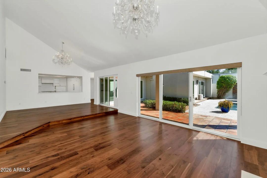 Real Estate Picture 7