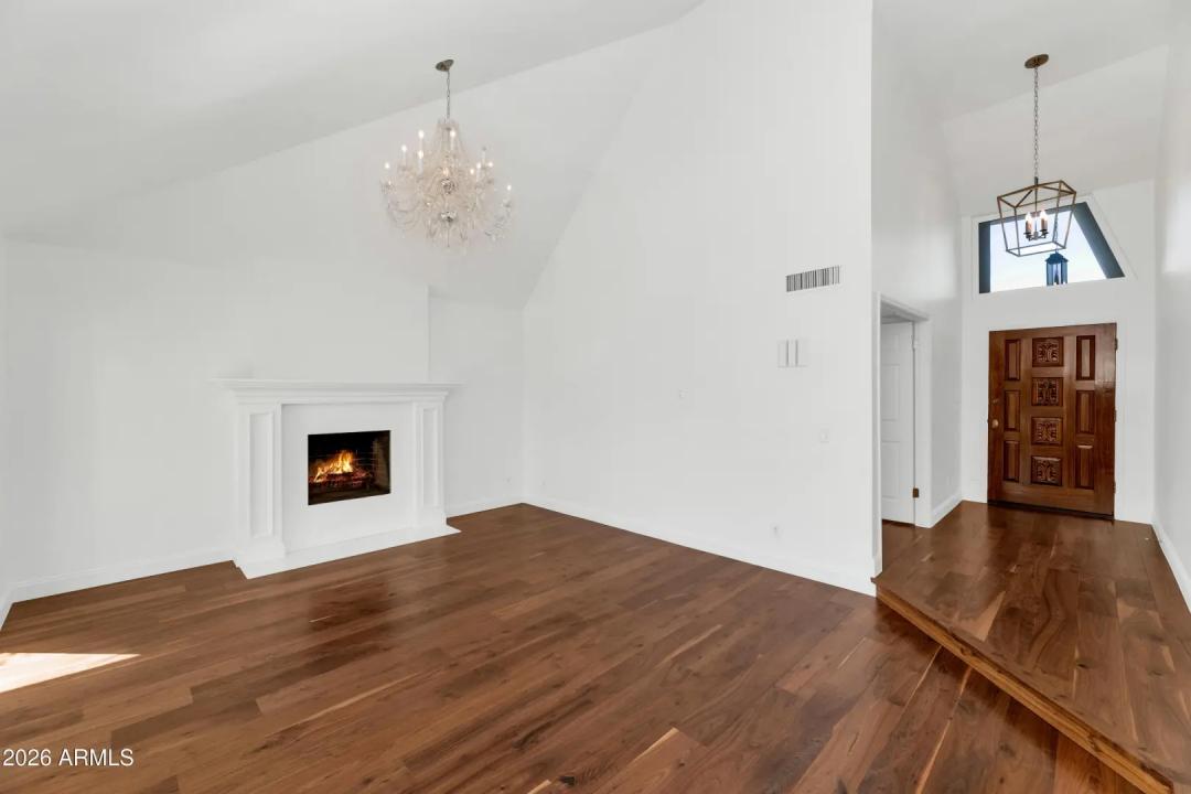 Real Estate Picture 3
