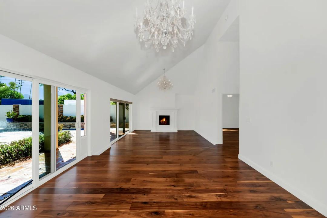 Real Estate Picture 5
