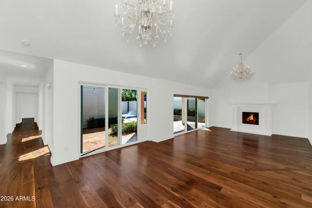 Real Estate Picture 4