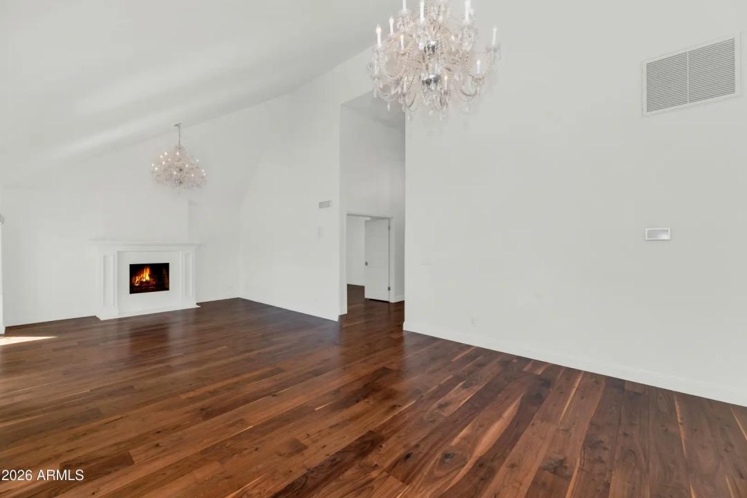 Real Estate Picture 9