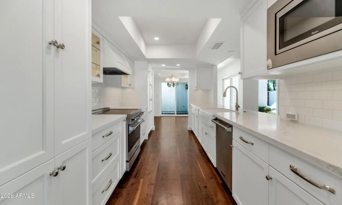 Real Estate Picture 16