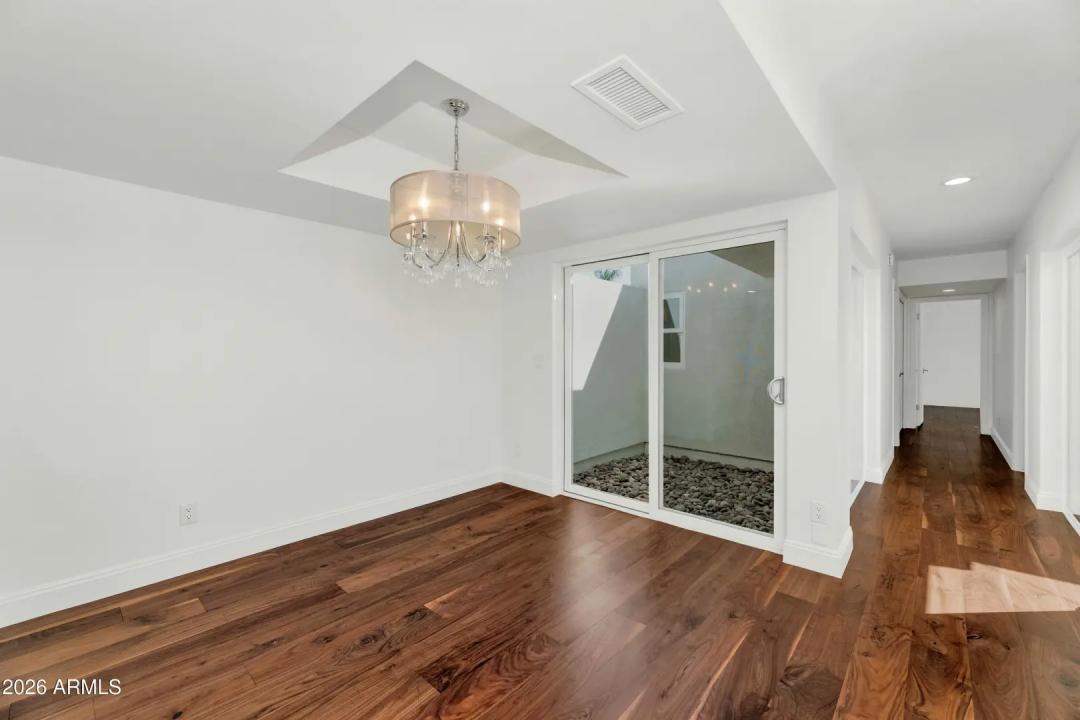 Real Estate Picture 18