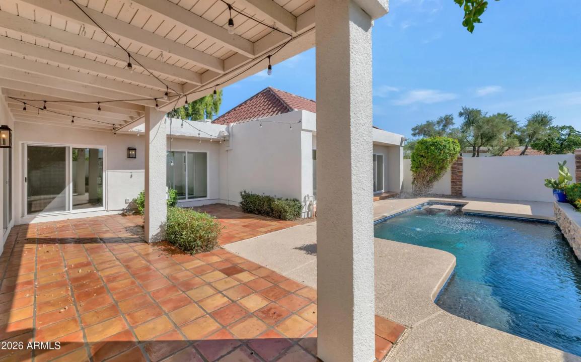 Real Estate Picture 32