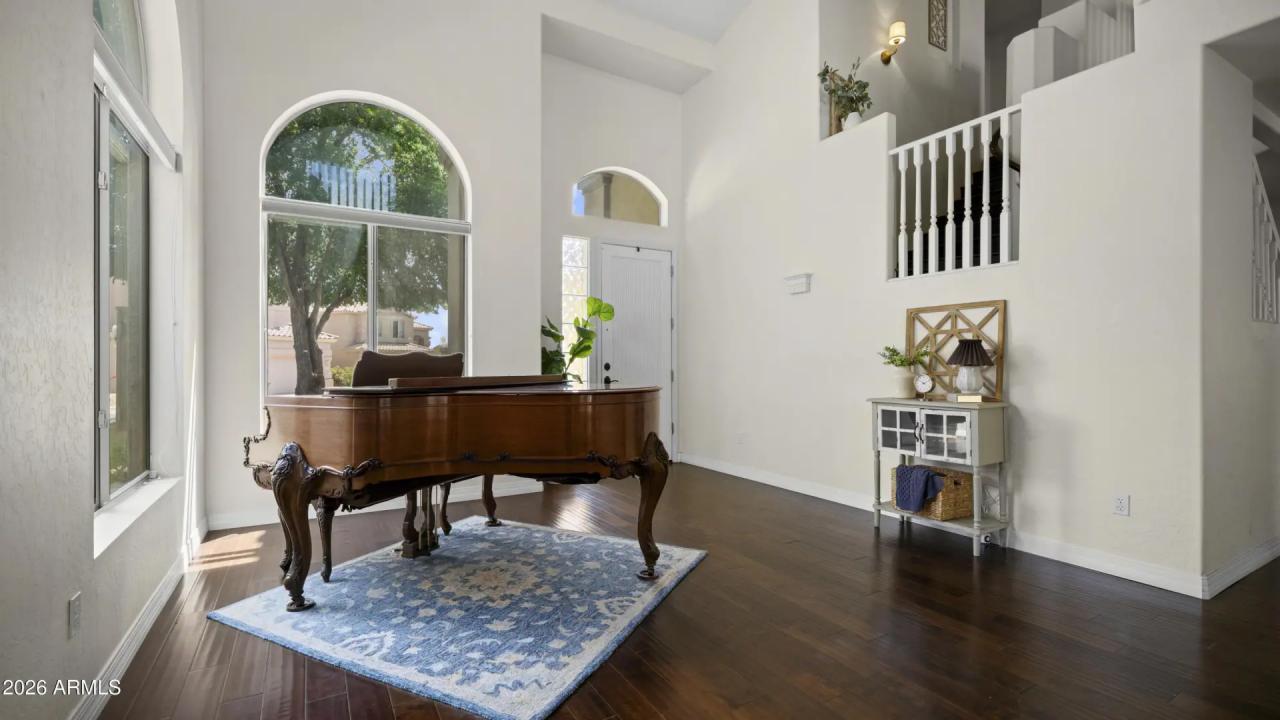 Real Estate Picture 4