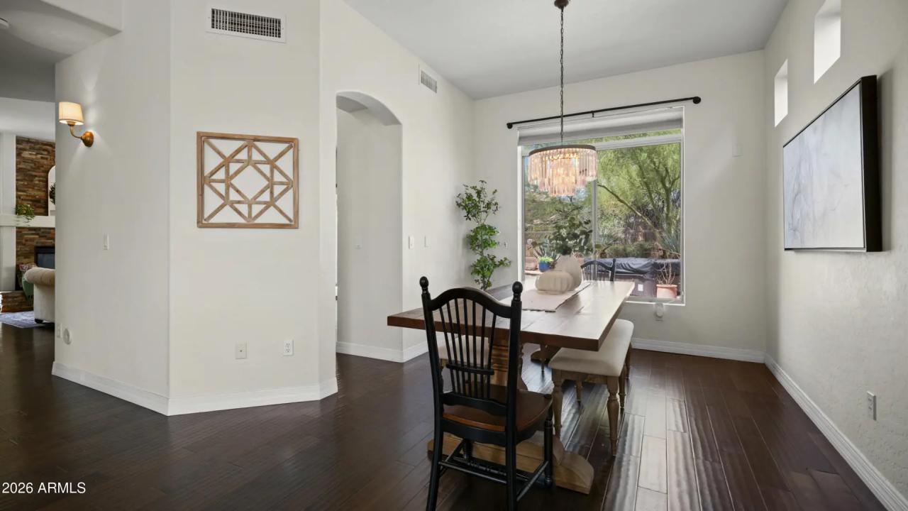 Real Estate Picture 5