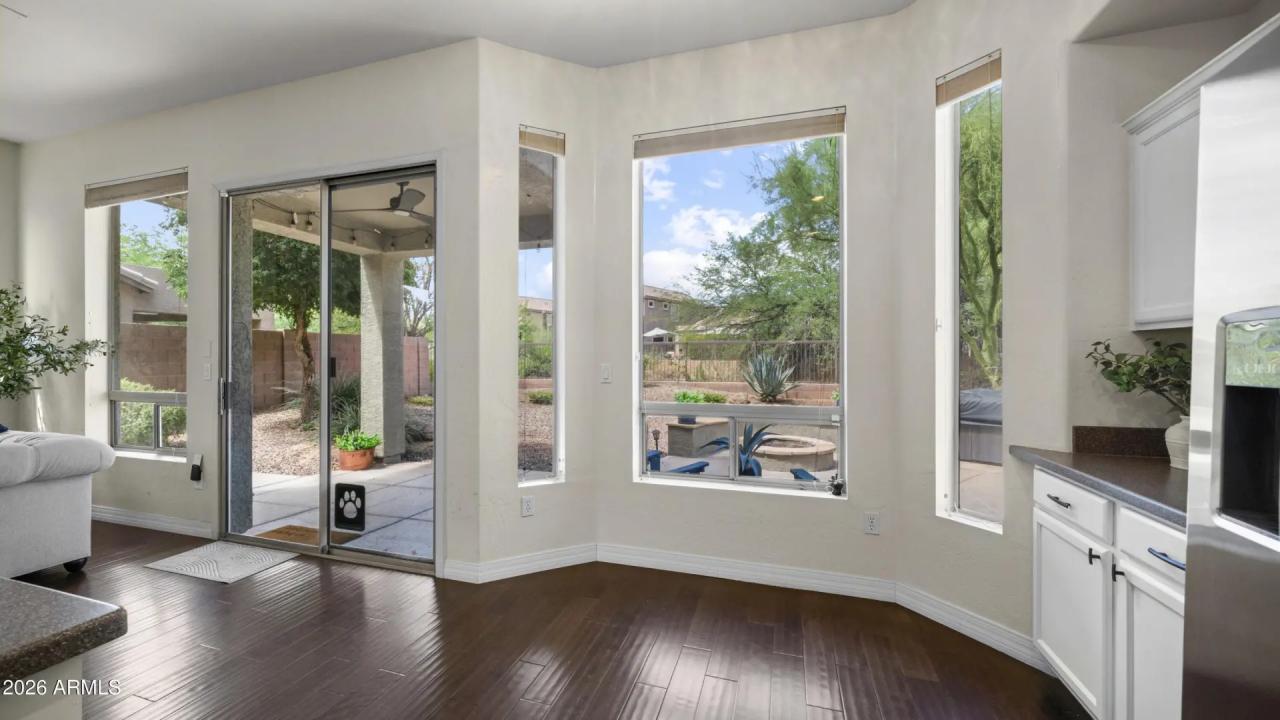 Real Estate Picture 9