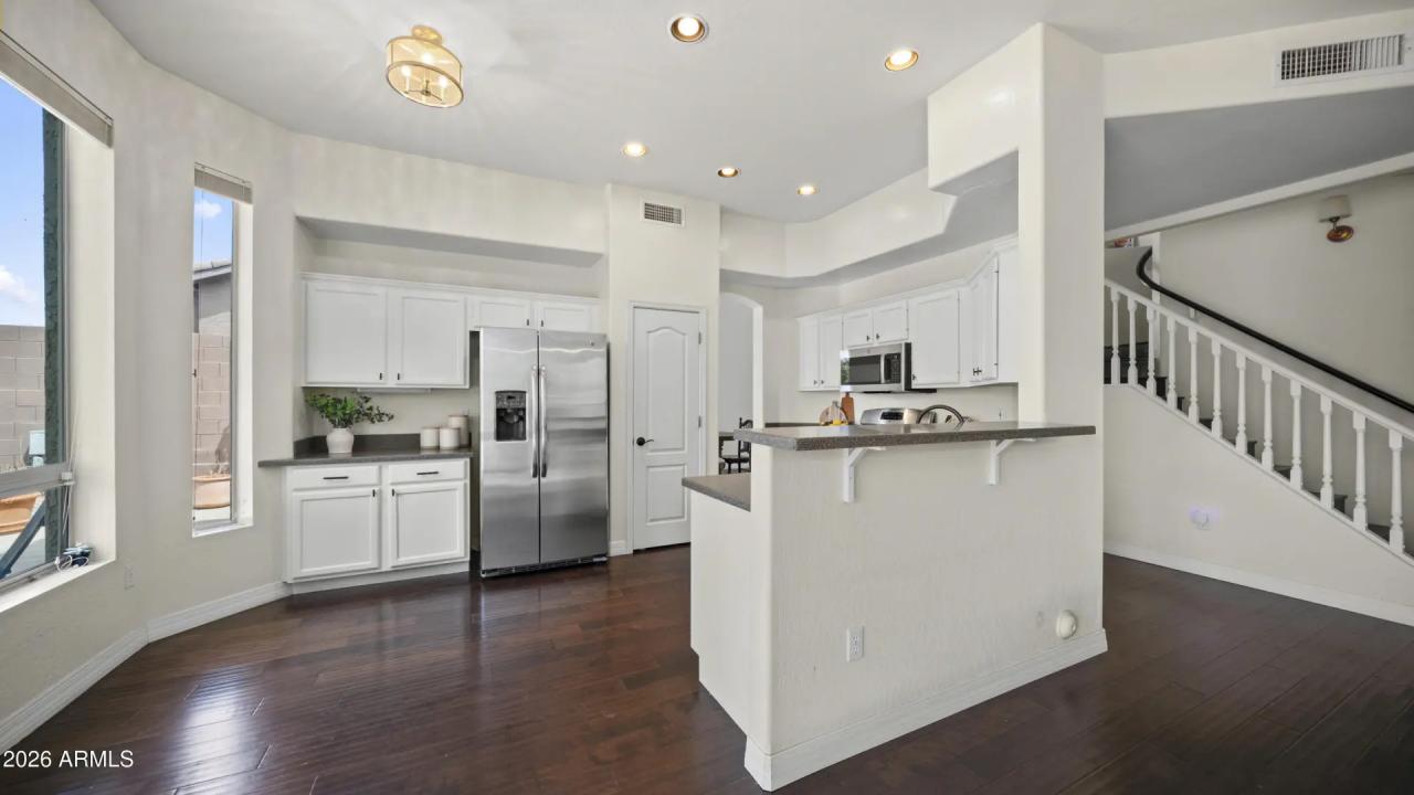 Real Estate Picture 10