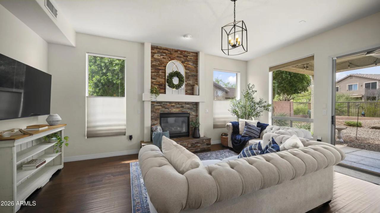 Real Estate Picture 12