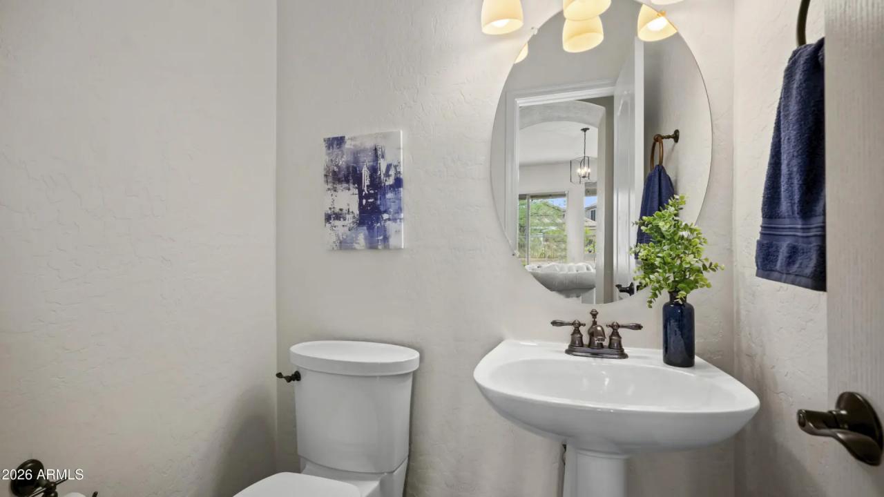 Real Estate Picture 14