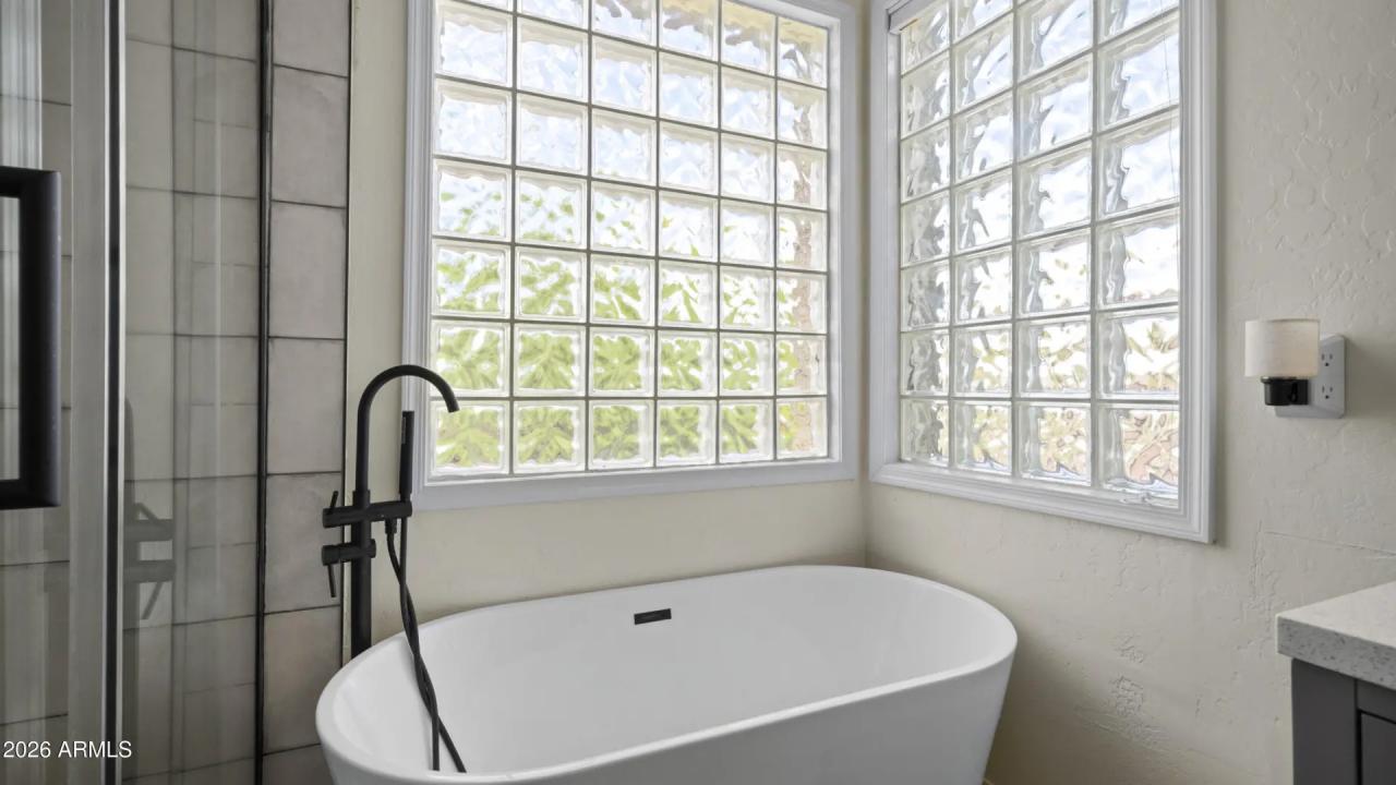 Real Estate Picture 21