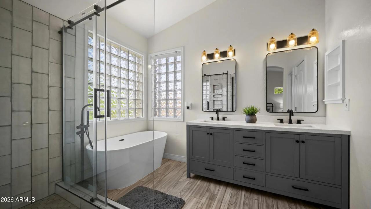 Real Estate Picture 20