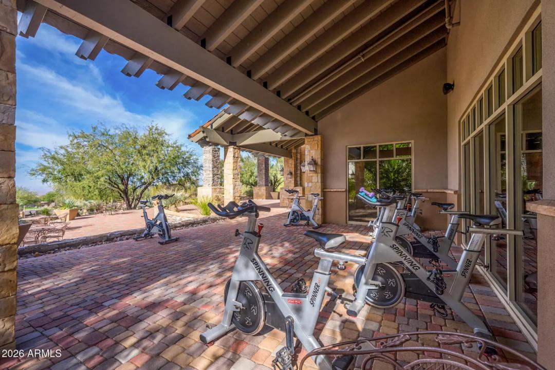 Real Estate Picture 50