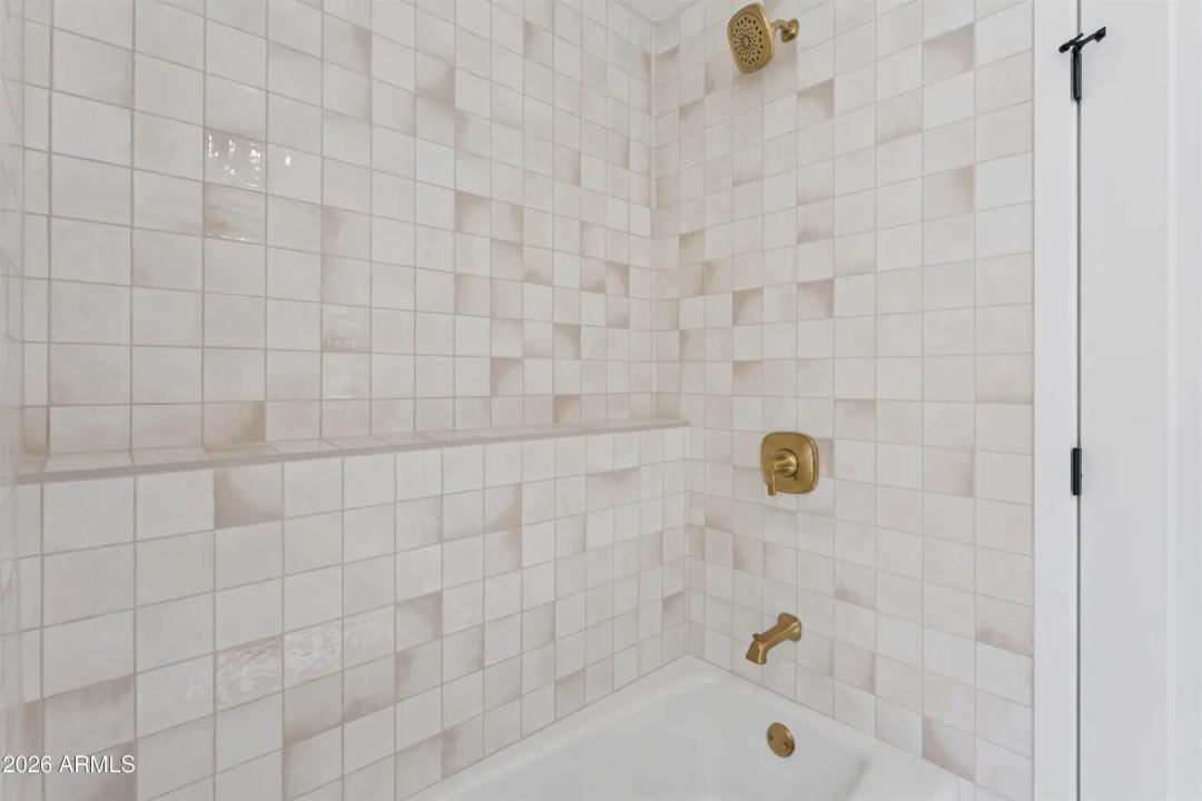 Real Estate Picture 42