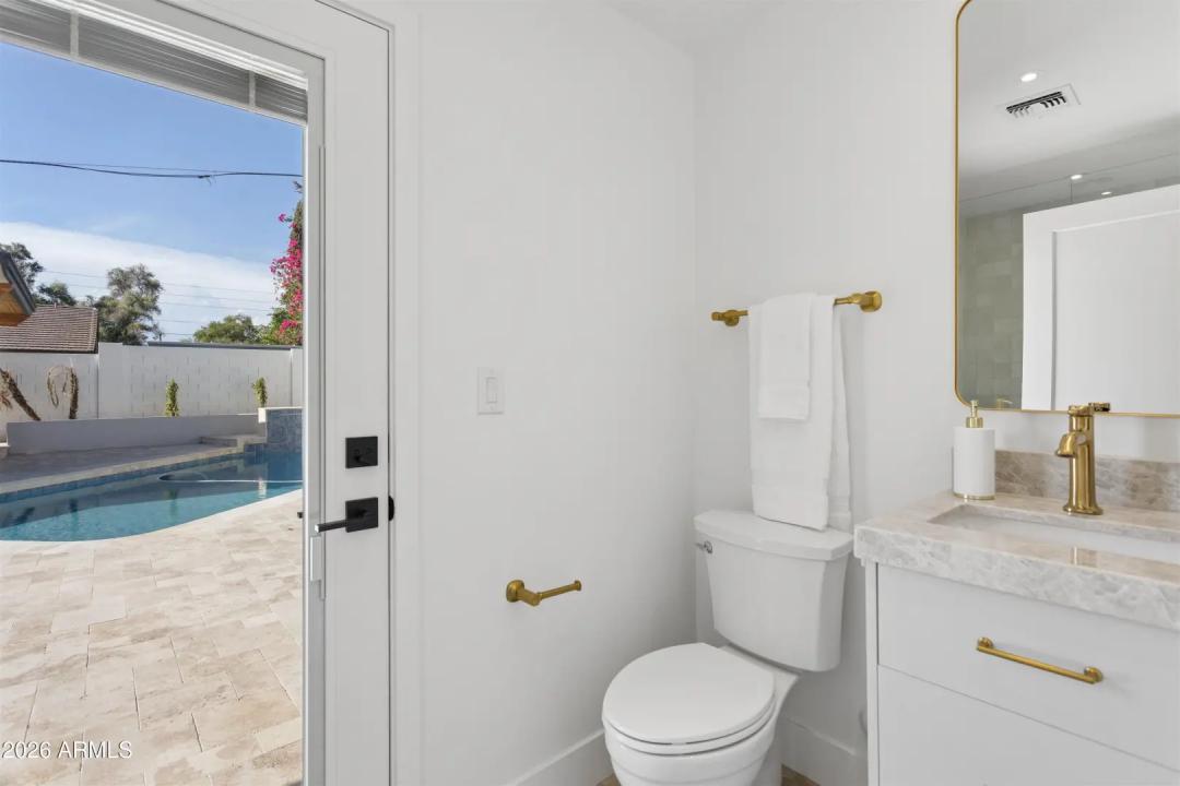 Real Estate Picture 23