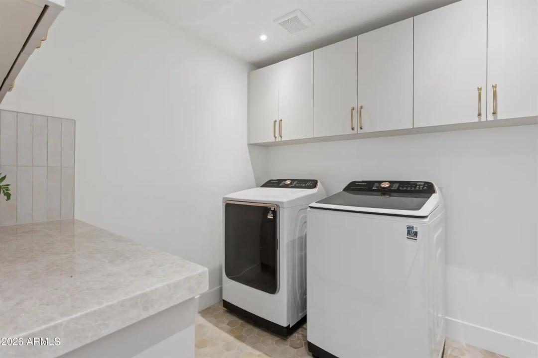 Real Estate Picture 20