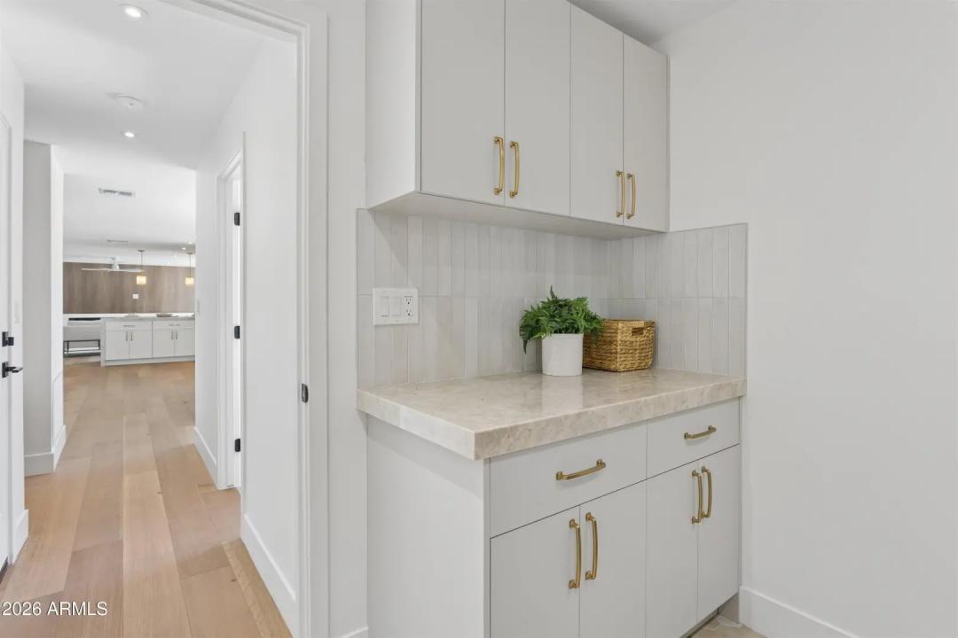 Real Estate Picture 21
