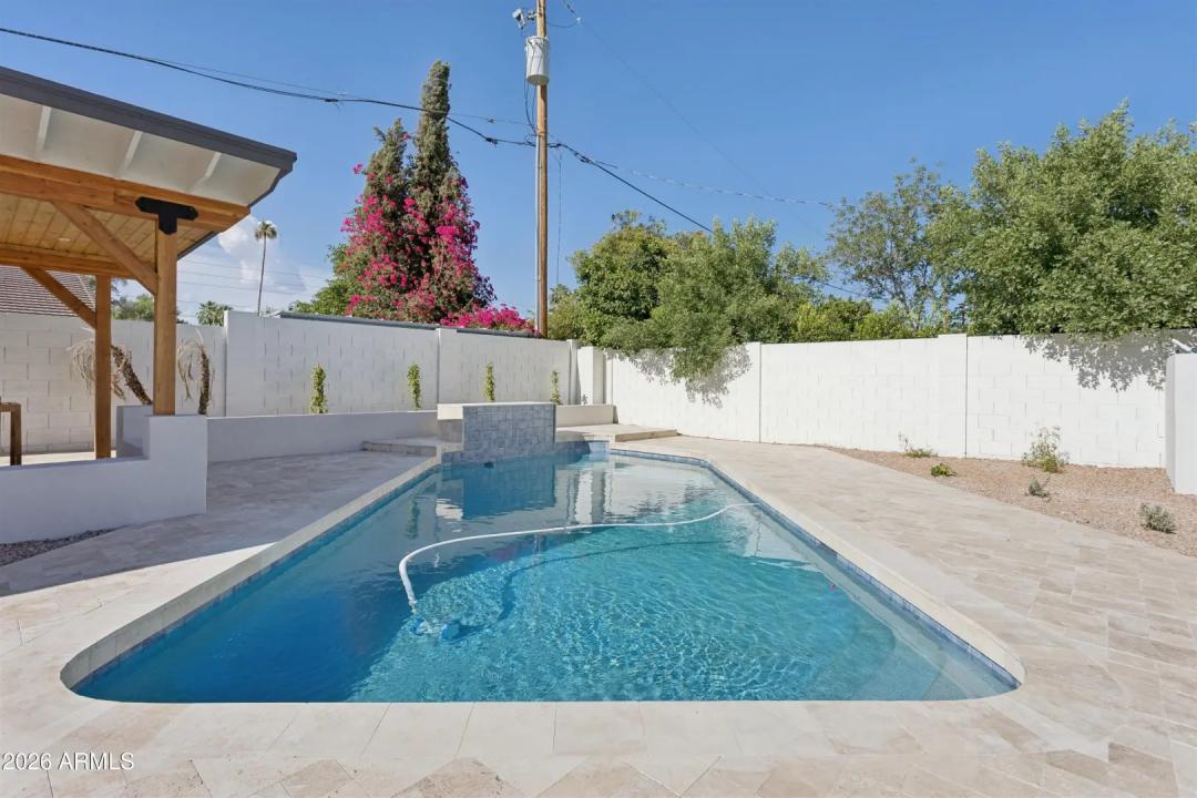 Real Estate Picture 24