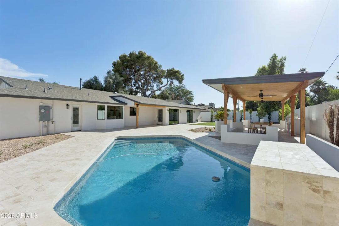 Real Estate Picture 25