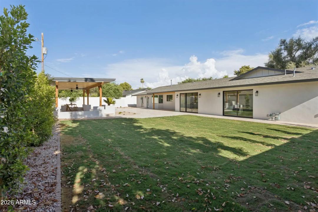 Real Estate Picture 32