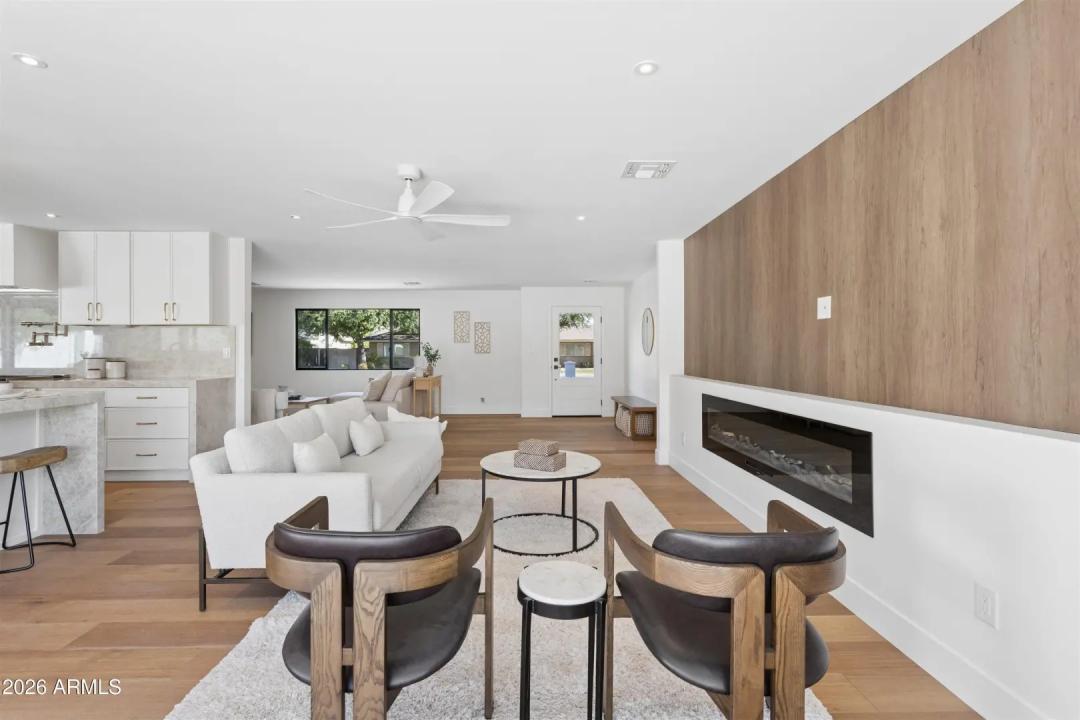 Real Estate Picture 9