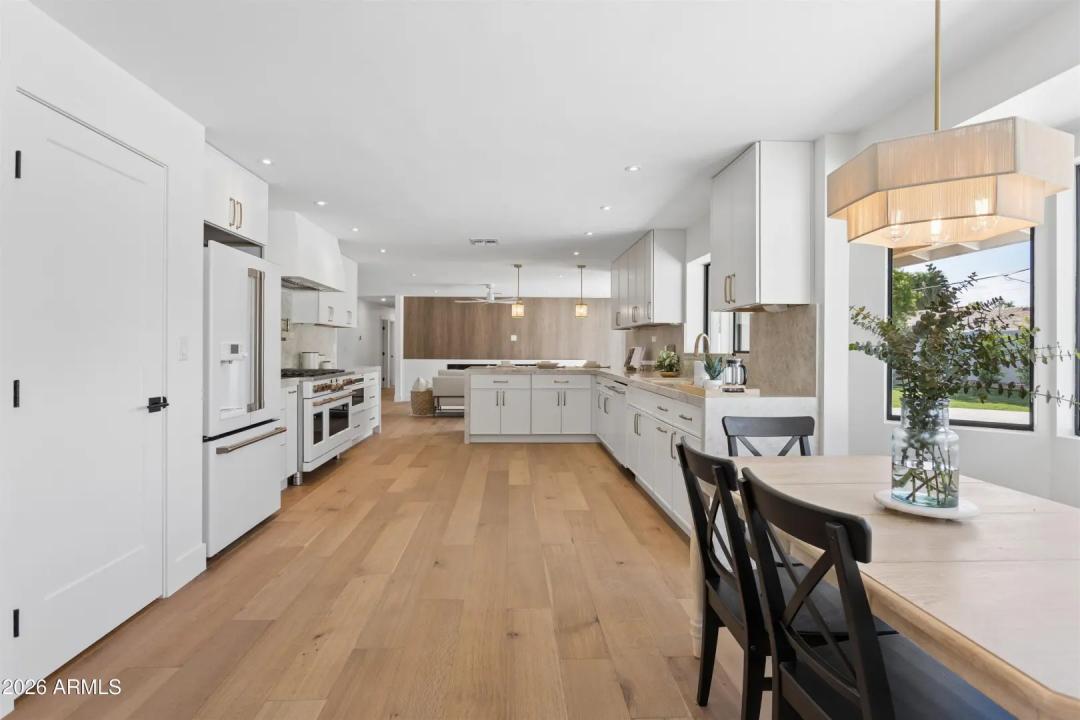 Real Estate Picture 18