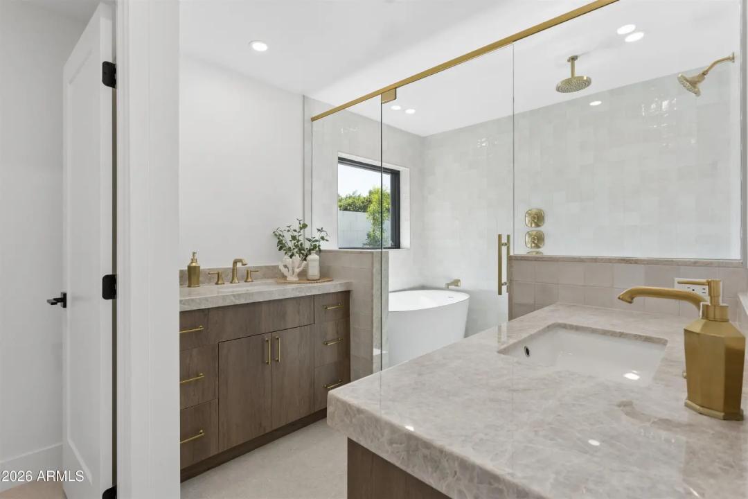 Real Estate Picture 35