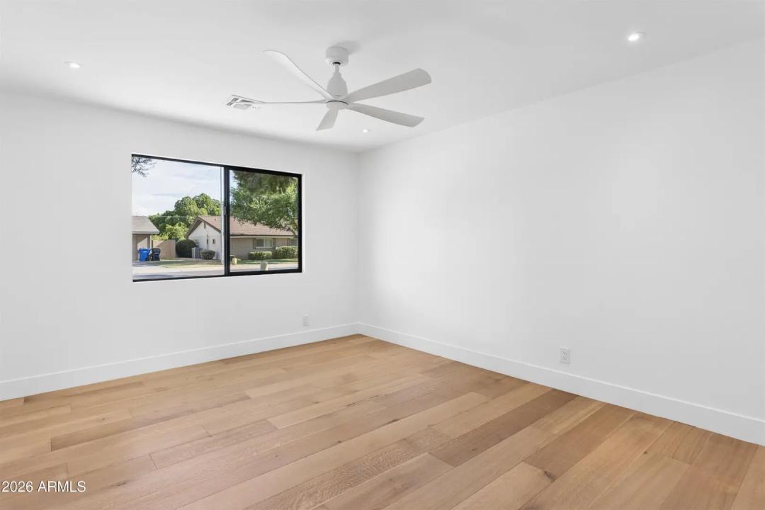Real Estate Picture 39