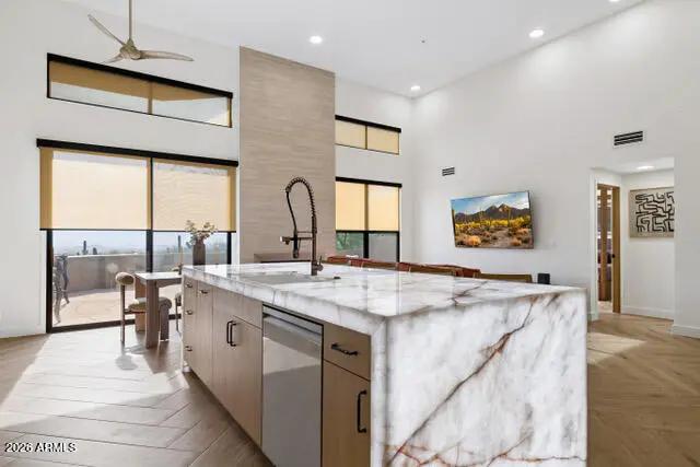 Real Estate Picture 14